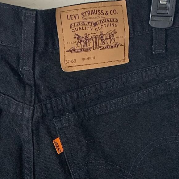 Vintage Levi’s 950 Relaxed Fit High Rise Denim Shorts Orange Tab - Picture 4 of 9